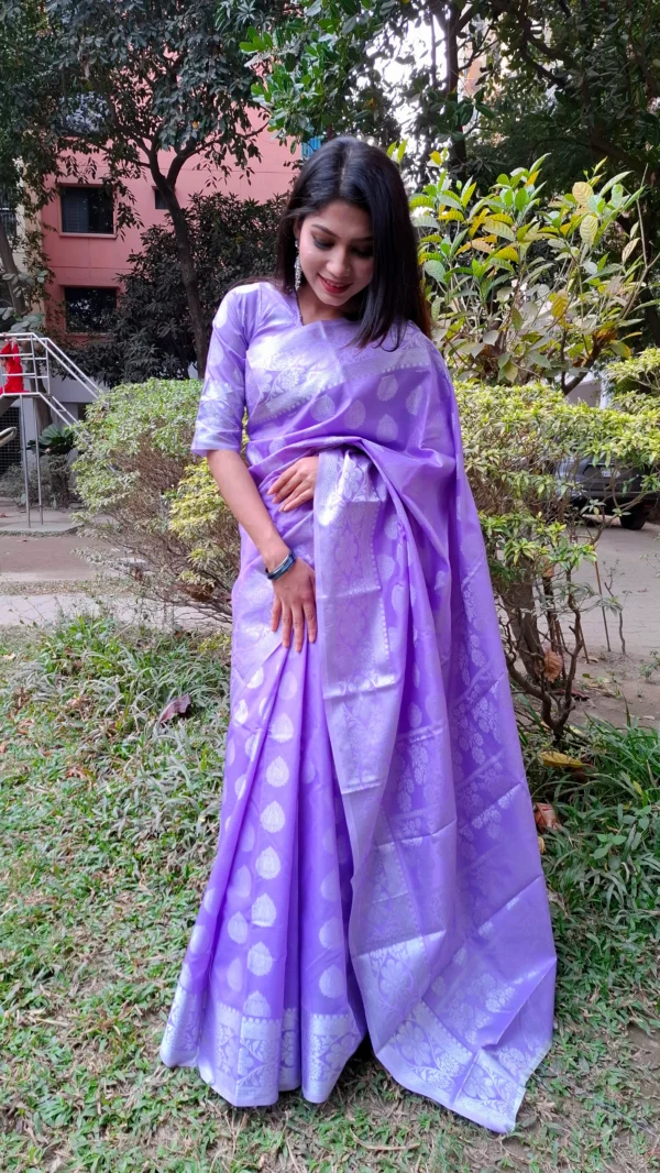 Purple Color  Katan Saree বেগুনি কালার কাতান শাড়ি ম্যাচিং ব্লাউজ পিস সহ - Image 2